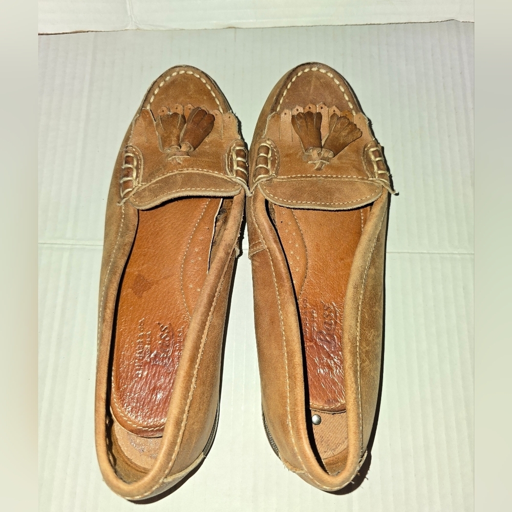 G.H. Bass & Co. Tan Suede Tassel Moccasin Loafers